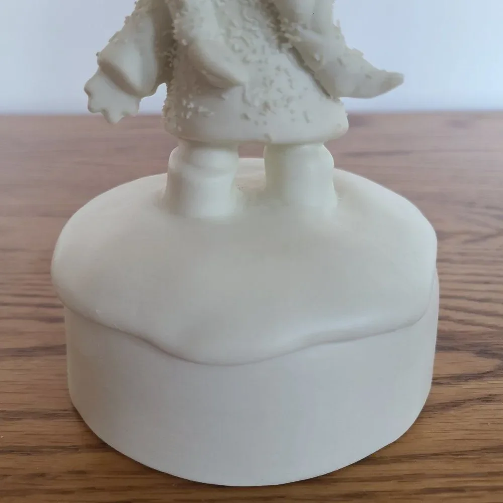 Porcelain Bisque Holiday Christmas Music Box Young Girl & Star 